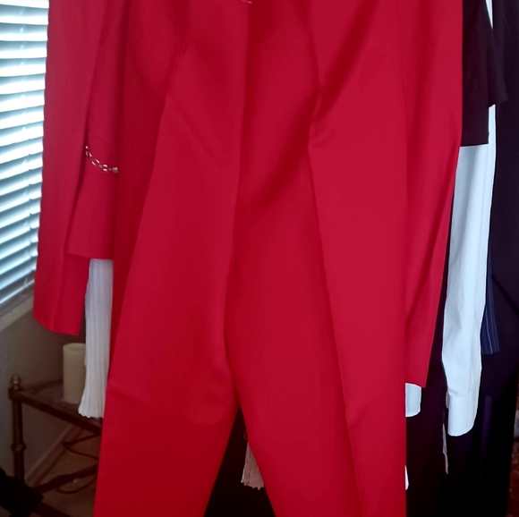 PANT SUIT, by 'ENTRE DEUX 8. - Picture 3 of 16